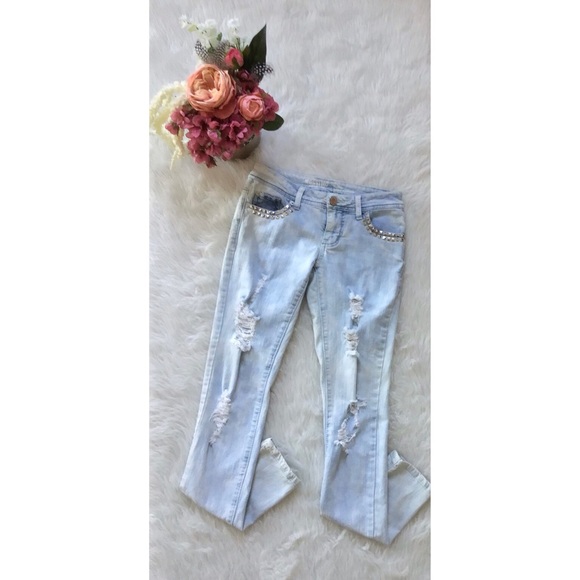 Mossimo Supply Co. Denim - Mossimo Skinny Jeans Size 3